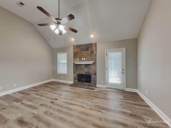 3rd image of 434 Leslie Wood Dr