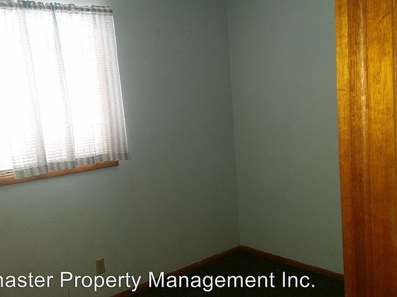 3rd image of 735 Terrace Dr