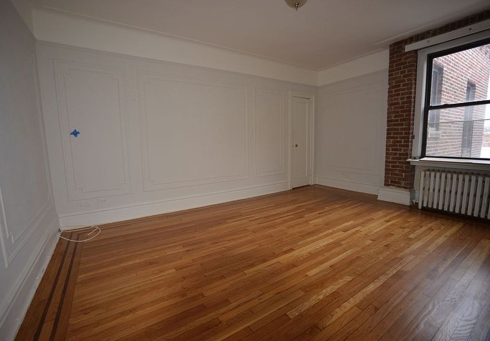 1st image of 3015 33rd St APT 6F