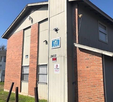 3rd image of 8402 Garcreek Cir APT A