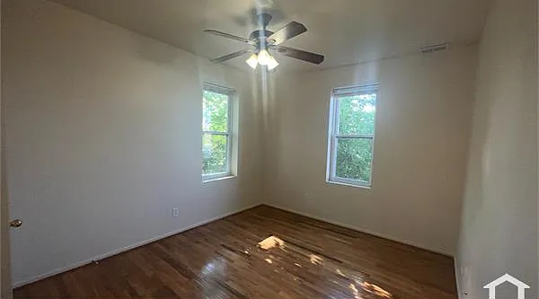 2 bed, $1,300 — Photo 4