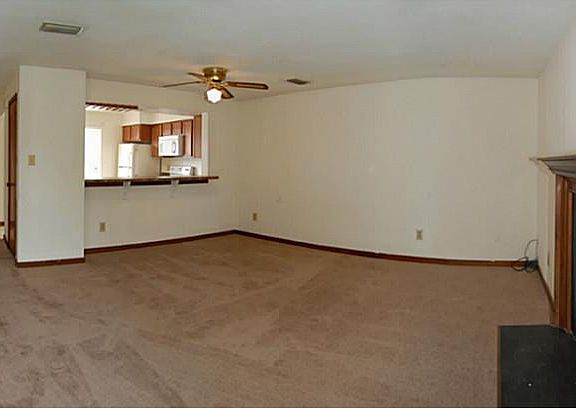 2nd image of 3943 Lantana Pl