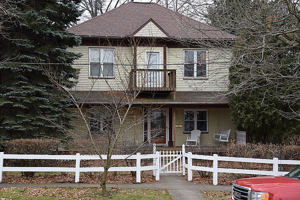 1st image of 150 E South St