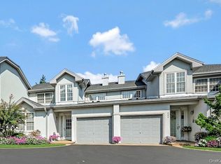 685 Balfour Pl, Melville, NY 11747