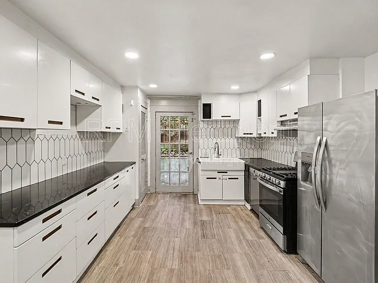 931 Oglethorpe Ave SW — Photo 3