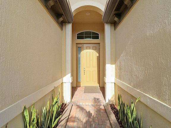 3rd image of 11192 SW Lake Park Drive