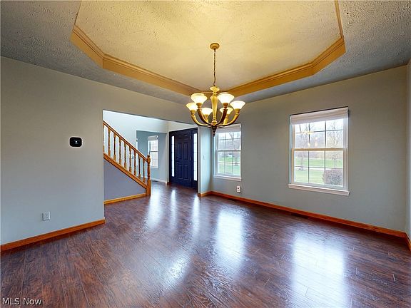 5th image of 10055 Locust Grove Dr