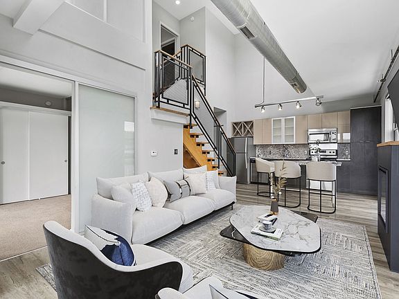 3rd image of 2626 Tunnel Blvd #2B-2Ba-1143Sqft