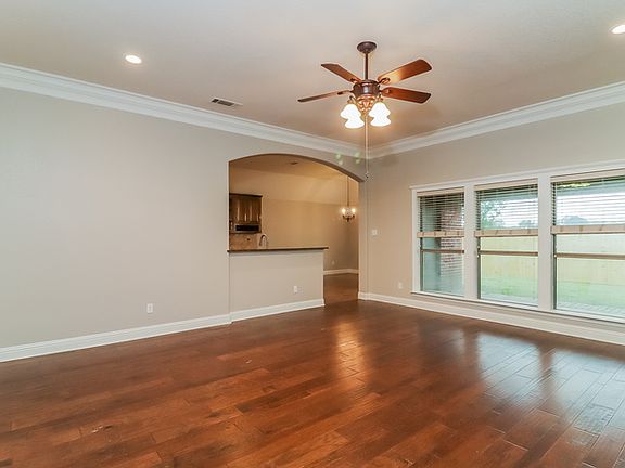 4th image of 330 Spyglass Dr