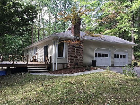 3rd image of 3 Wood Dr