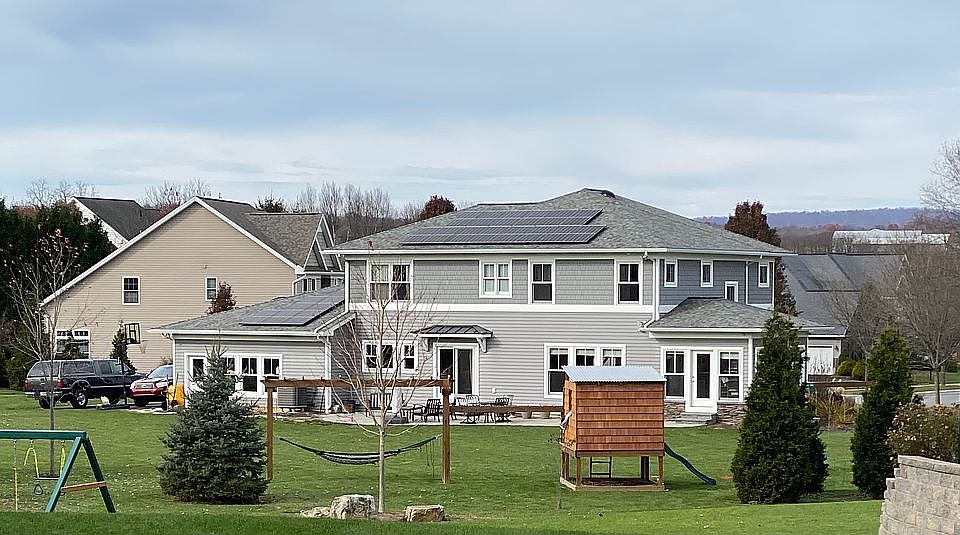 2nd image of 175 Fernleaf Ct
