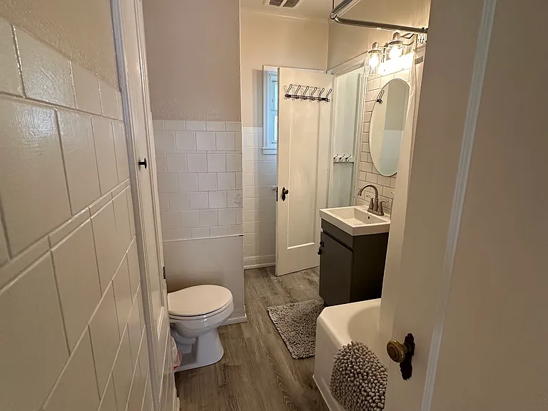514 W Lakeside St — Photo 21