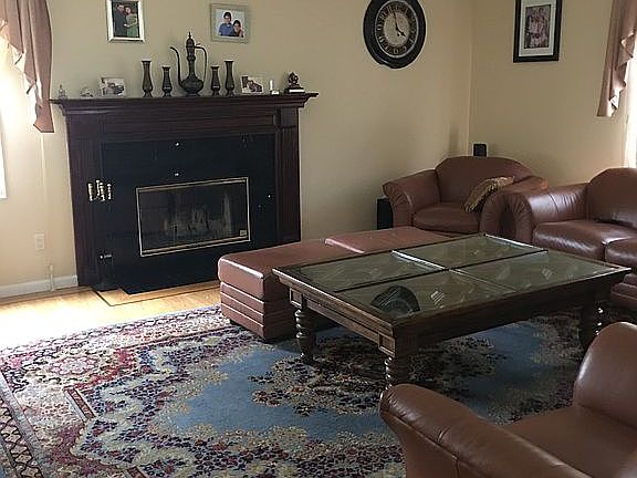 2nd image of 9 Laurel Ln