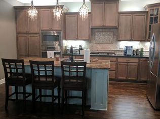 2037 N Cross Creek St, Derby, KS 67037