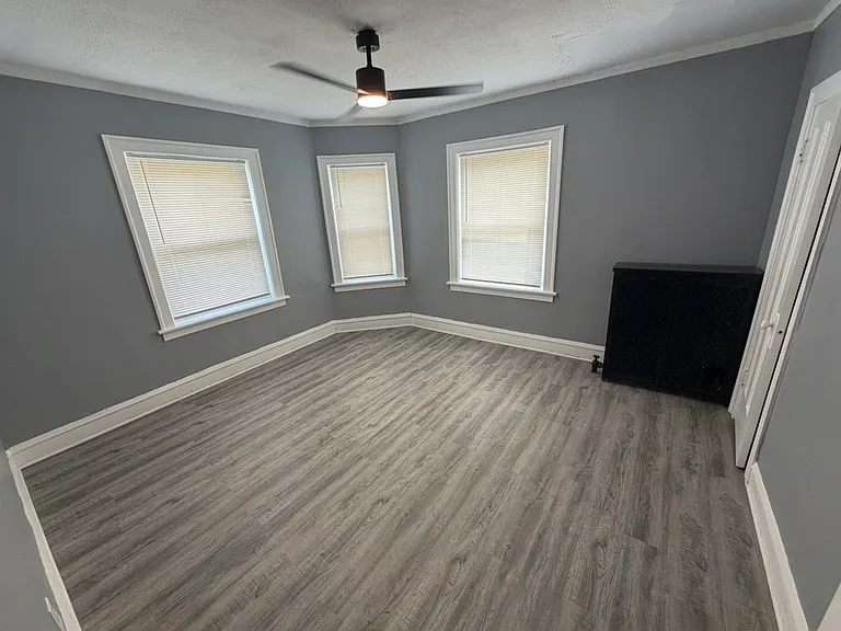 1302 W 98th Pl #1E — Photo 9