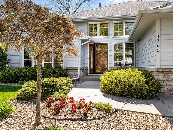 4th image of 4365 Harbor Ln N