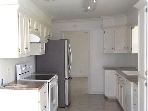 5th image of 2708 Clifford St