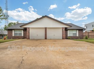 1910 S 18th St, Rogers, AR 72758