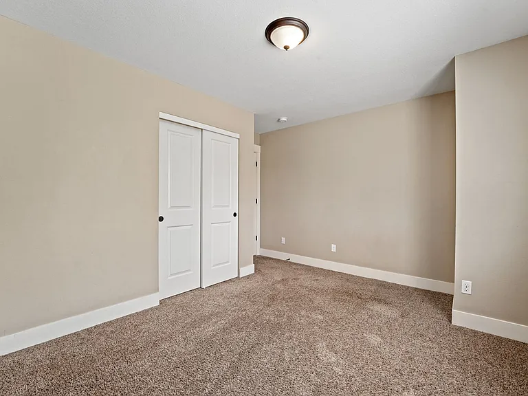 1064 SE Leonel Ln — Photo 32