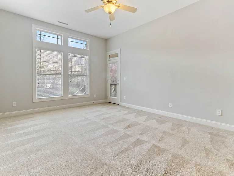 1528 Lily Creek Dr — Photo 10