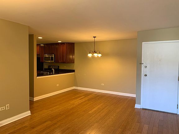 Dining room to open kitchen