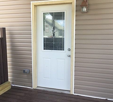 5th image of 115 W Ross St
