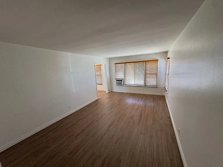 4621-4623 N Banner Dr — Photo 3