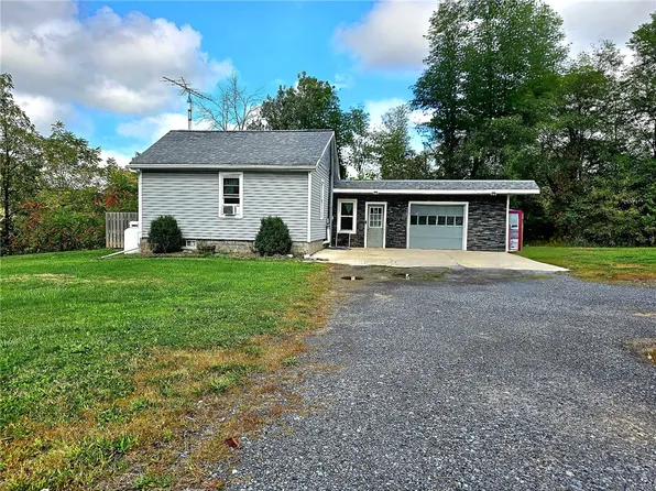 728 State Route 96, Phelps, NY 14532