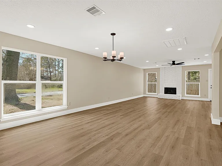 3203 Falling Brook Dr — Photo 11