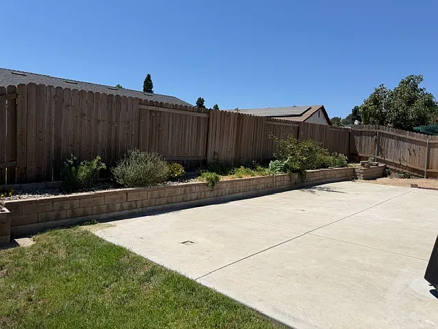 305 N Otono Ct — Photo 4