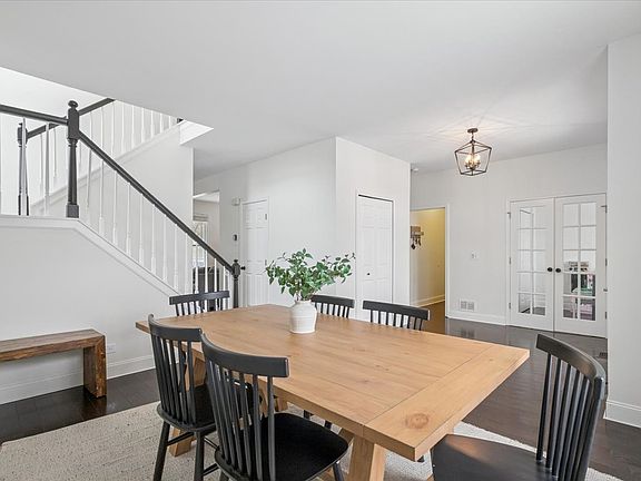 3rd image of 1375 Heron Dr