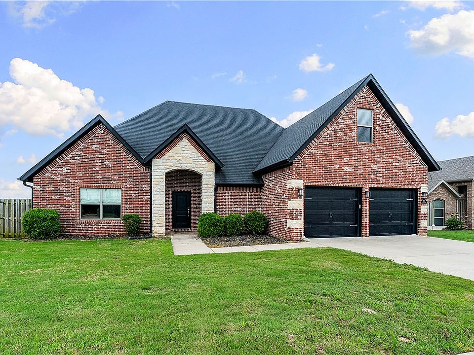 1st image of 900 Sunset Ln