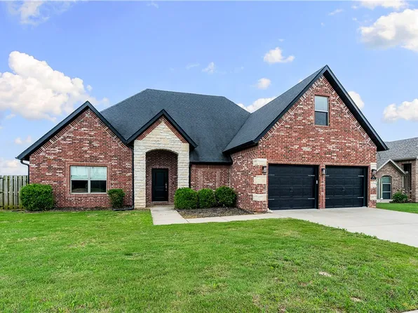 900 Sunset Ln, Centerton, AR 72719