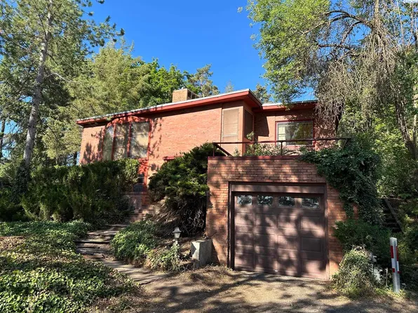 1135 NE Orchard Dr, Pullman, WA 99163