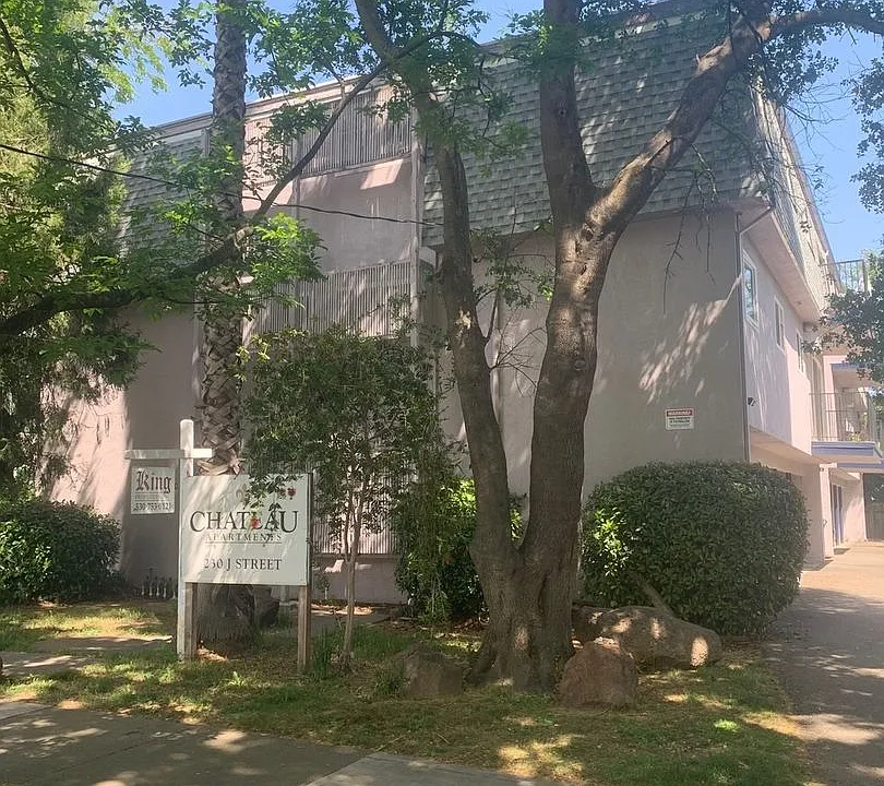 Chateau Apartments
