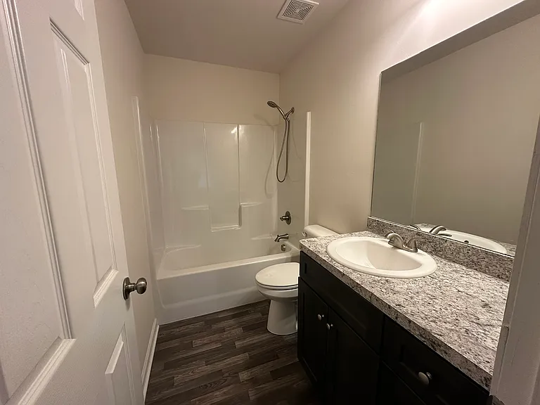 206 Hyde Park Ln — Photo 12