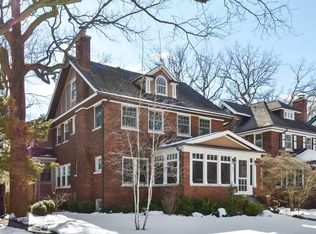 607 Laurel Ave, Wilmette, IL 60091