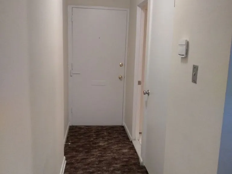 Creswood Apartments- Come home to Convenience! — Photo 36