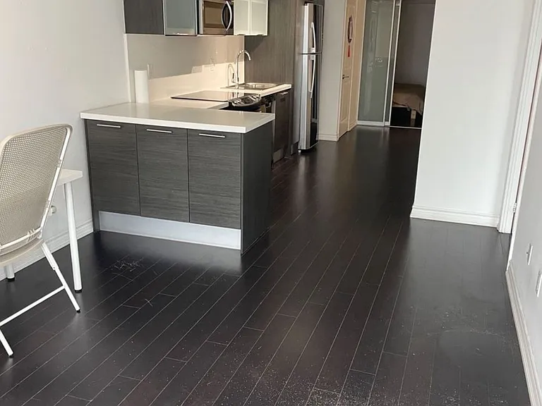 386 Yonge St #2016 — Photo 7