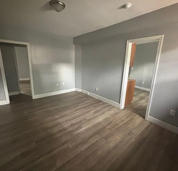 10 Sanford St #1 — Photo 5