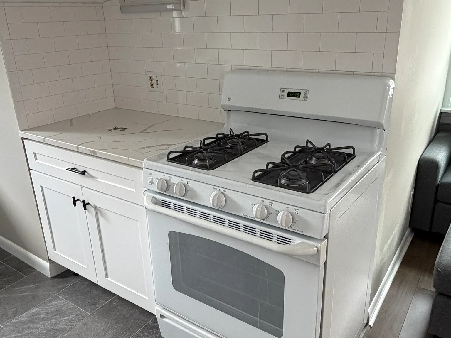 Studio, 500 sqft, $1,575 — Photo 3