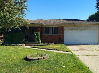 4926 Fifteen Mile Rd, Sterling Heights, MI 48310