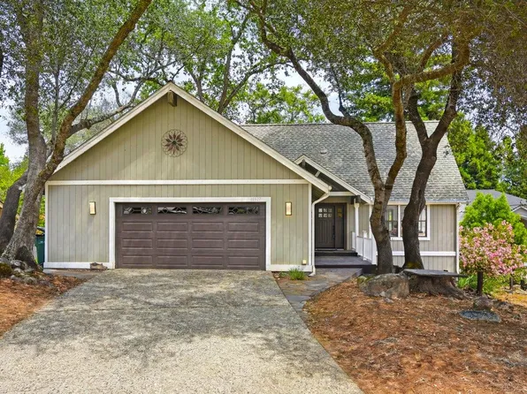 14051 Strawberry Cir, Penn Valley, CA 95946