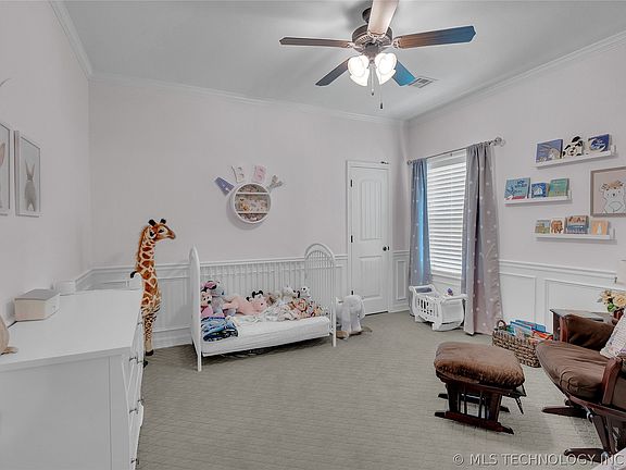 5th image of 1217 W Ulysses St