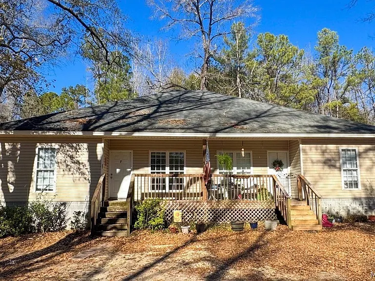 3711 Sanford Dr #A — Photo 1