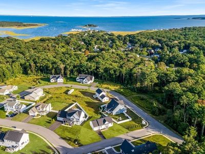 2 Marthas Vineyard Dr, Mattapoisett, MA, 02739