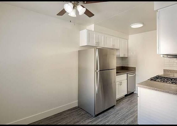 3rd image of 13606 Cordary Ave #201