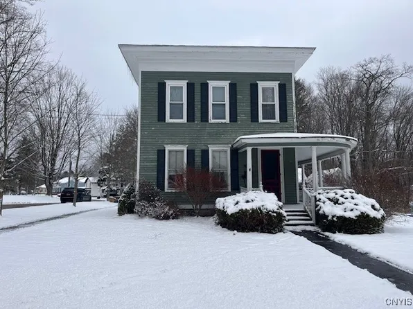 40 Park St, Pulaski, NY 13142