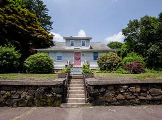 15 High St, Wallingford, CT 06492