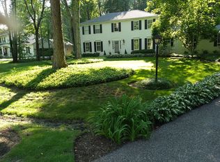 121 Countryside Dr, Chagrin Falls, OH 44022